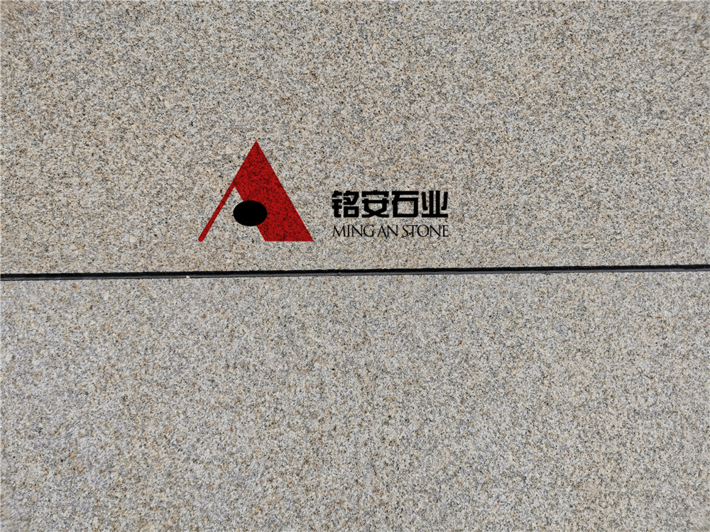 25厚锈石黄荔枝面幕墙石材